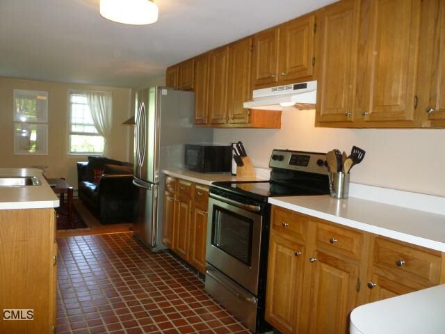 Property Photo:  1 Sipperleys Hill Road  CT 06880 