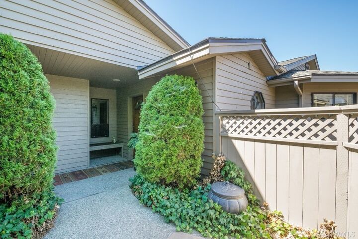 Property Photo:  351 19th St 19  WA 98802 