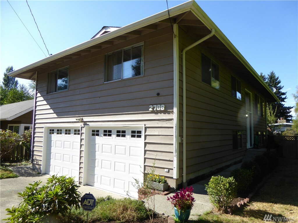 Property Photo:  2708 NE 94th St  WA 98115 