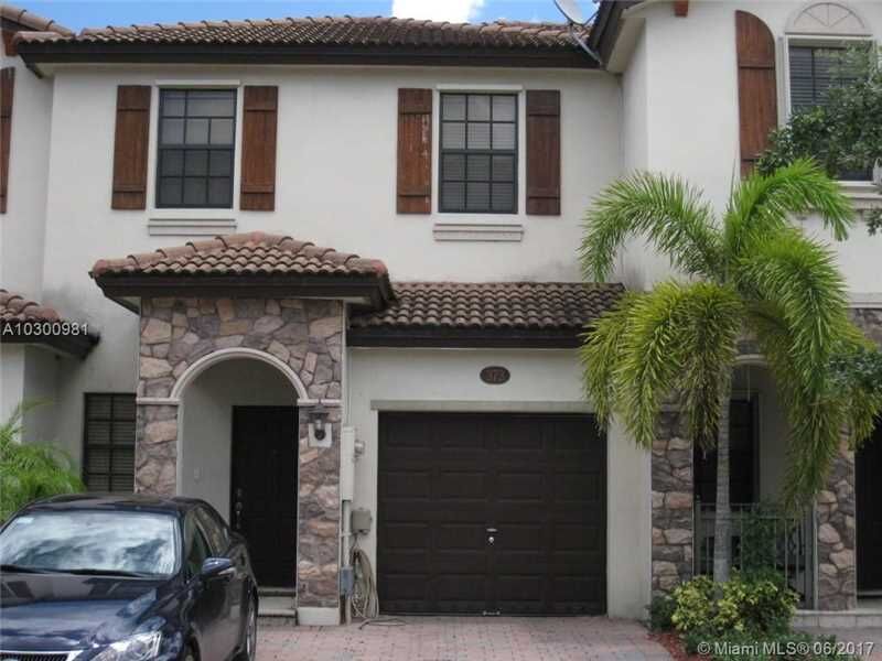 Property Photo:  