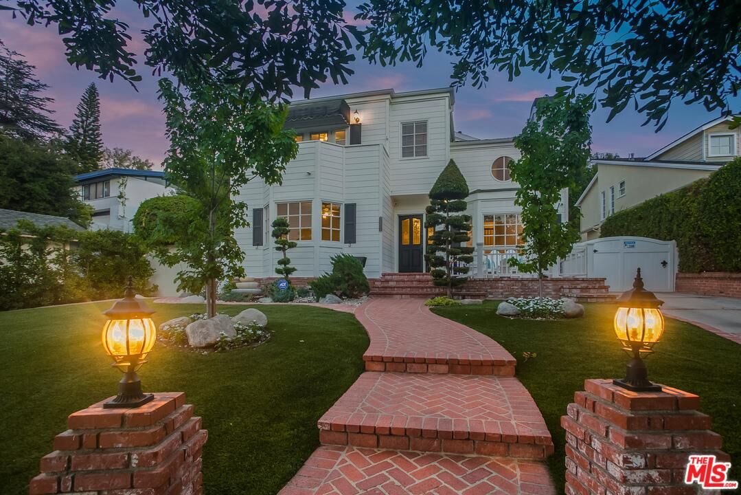 Property Photo:  14004 Roblar Rd  CA 91423 