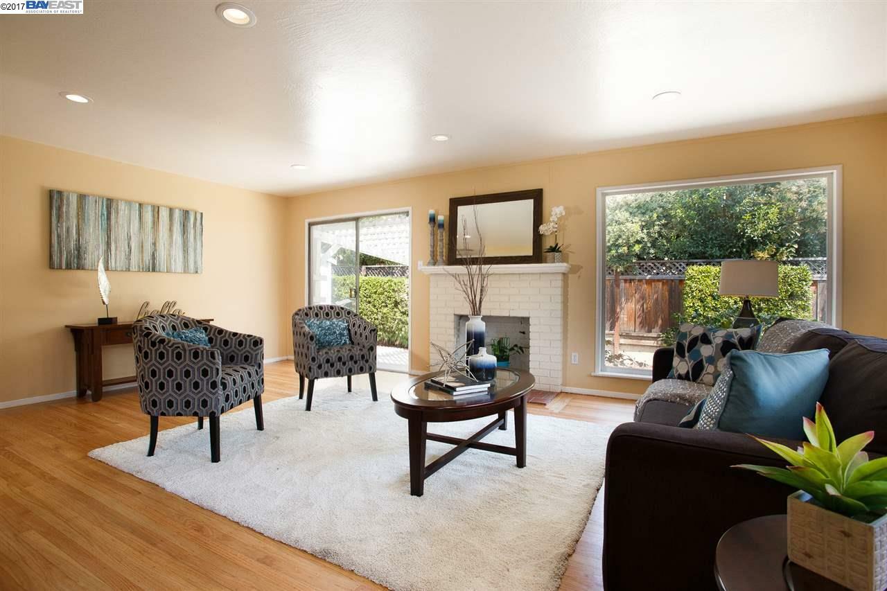 Property Photo:  18404 Lake Chabot Rd  CA 94546 