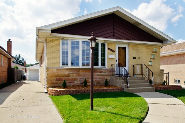Property Photo: 5020 Knight Avenue IL 60706