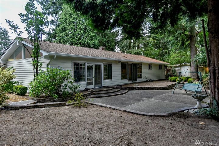 Property Photo:  12816 NE 68th St  WA 98033 