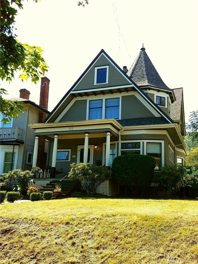 Property Photo:  312 N J St  WA 98403 