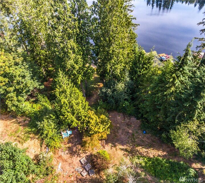Property Photo:  8899 W Lake Cochran Rd  WA 98272 