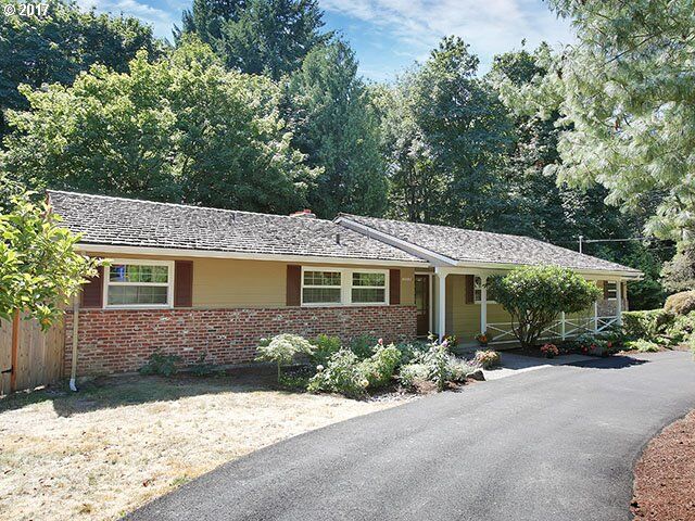 Property Photo:  10121 SW Terwilliger Pl  OR 97219