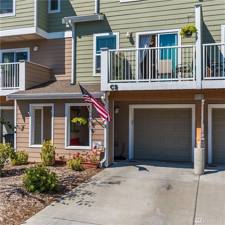 1890 SW Scenic Heights St C2  Oak Harbor WA 98277 photo