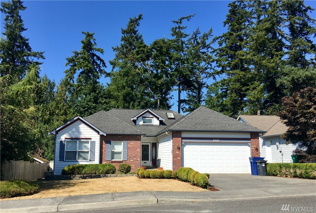 Property Photo: 2217 S 15th St WA 98274