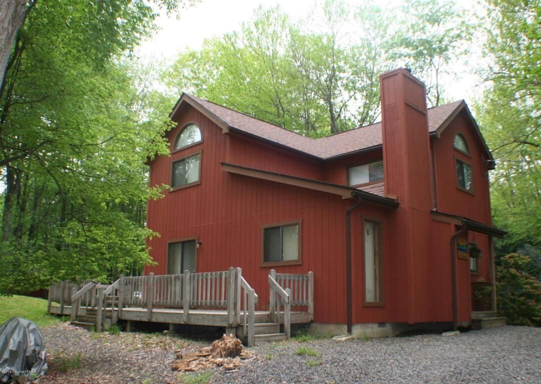 Property Photo: 1310 Arrowhead Drive PA 18347