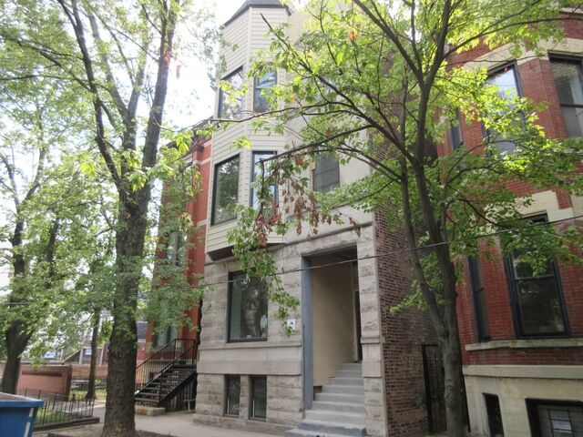 Property Photo: 2020 N Bissell Street 3F IL 60614