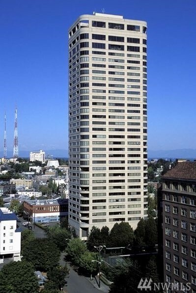 Property Photo:  1301 Spring St #12F  WA 98104 