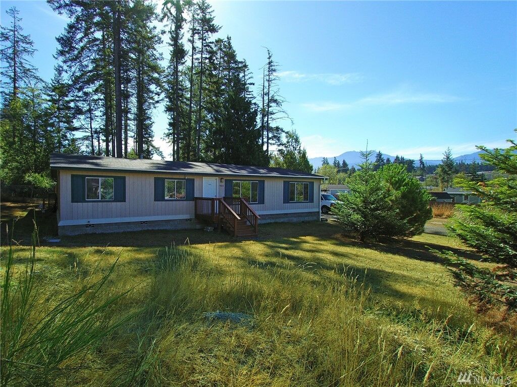 Property Photo: 903 S K St WA 98363