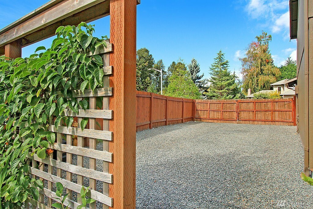 Property Photo:  3528 208th Place SW  WA 98036 