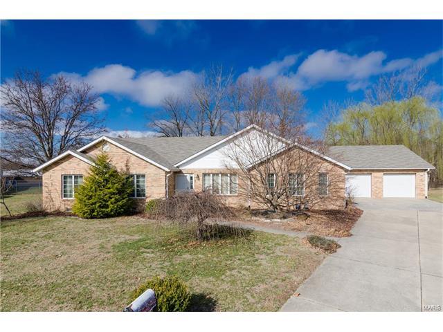 Property Photo: 7 Shellie Court IL 62208