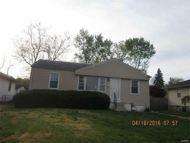 Property Photo: 15 Louise 63031