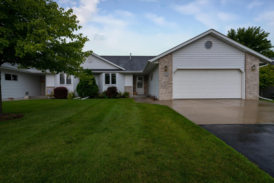 Property Photo: N166w19524 Pheasant Ln 18B WI 53037