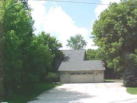 Property Photo:  141 E Shore Dr  WI 53075 