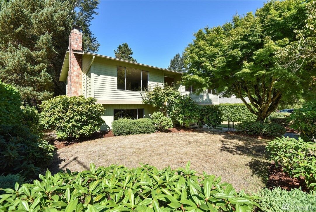 Property Photo: 14104 NE 77th Street WA 98052