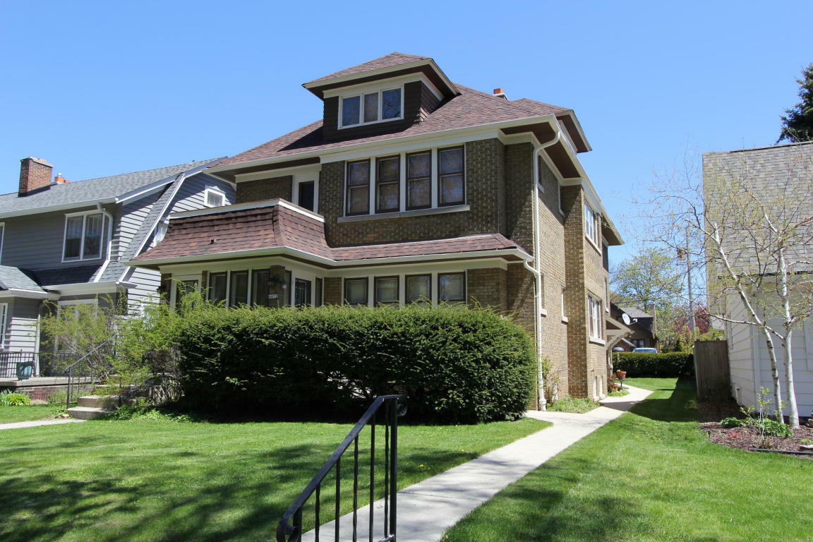 Property Photo:  4472 N Murray Ave 4474  WI 53211 