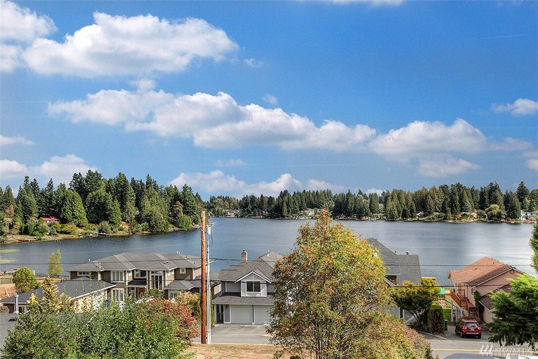 Property Photo: 16224 Larch Wy WA 98087