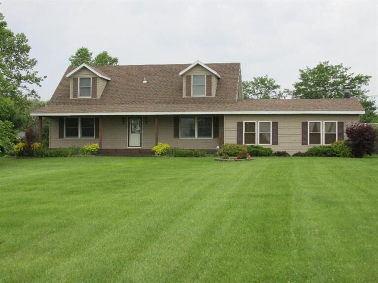 Property Photo:  6995 E 150 North  IN 46365 