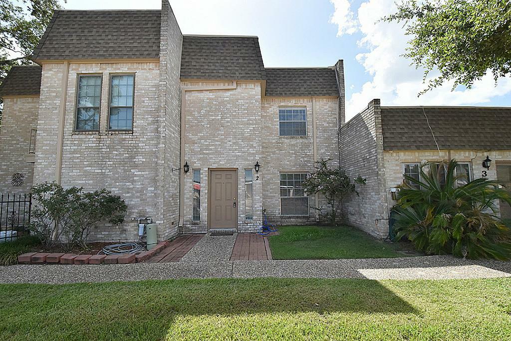 Property Photo: 2 River Creek Way TX 77478