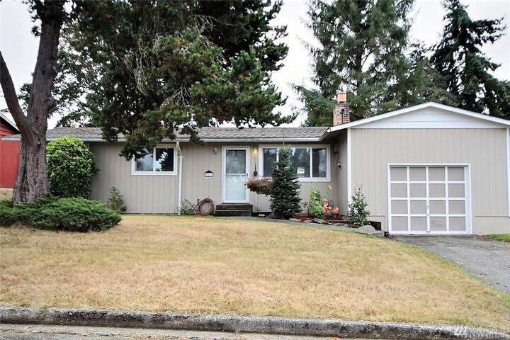 Property Photo:  2111 S 253rd St  WA 98198 
