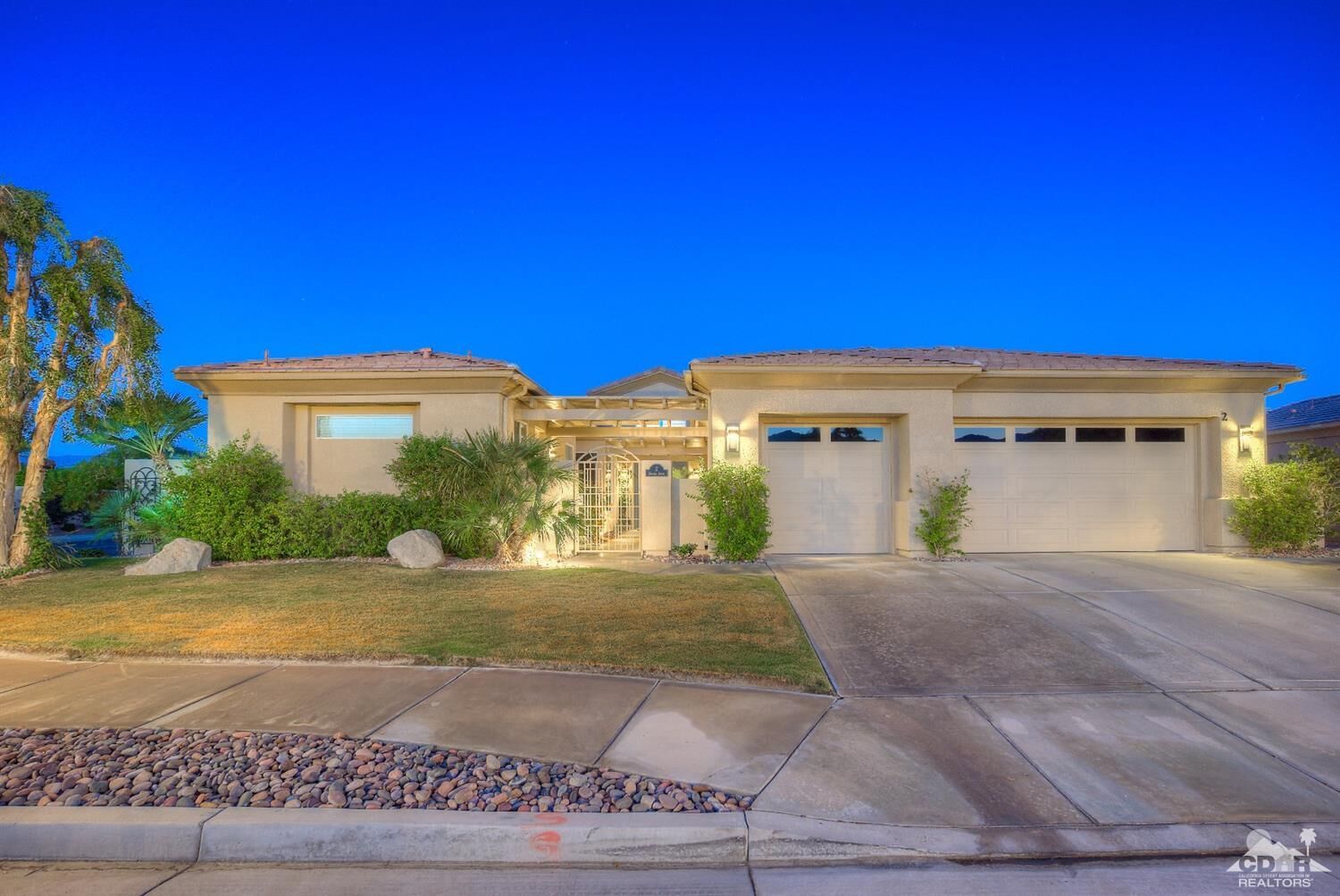 Property Photo: 2 Cartier Court CA 92270