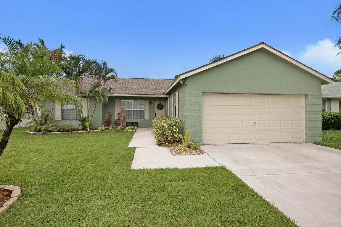 Property Photo:  136 Stillwater Circle  FL 33458 