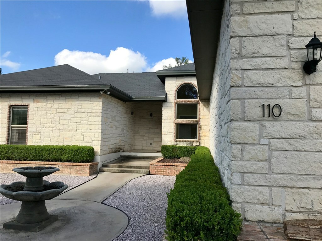 Property Photo:  110 Llano Oaks Drive  TX 78643 