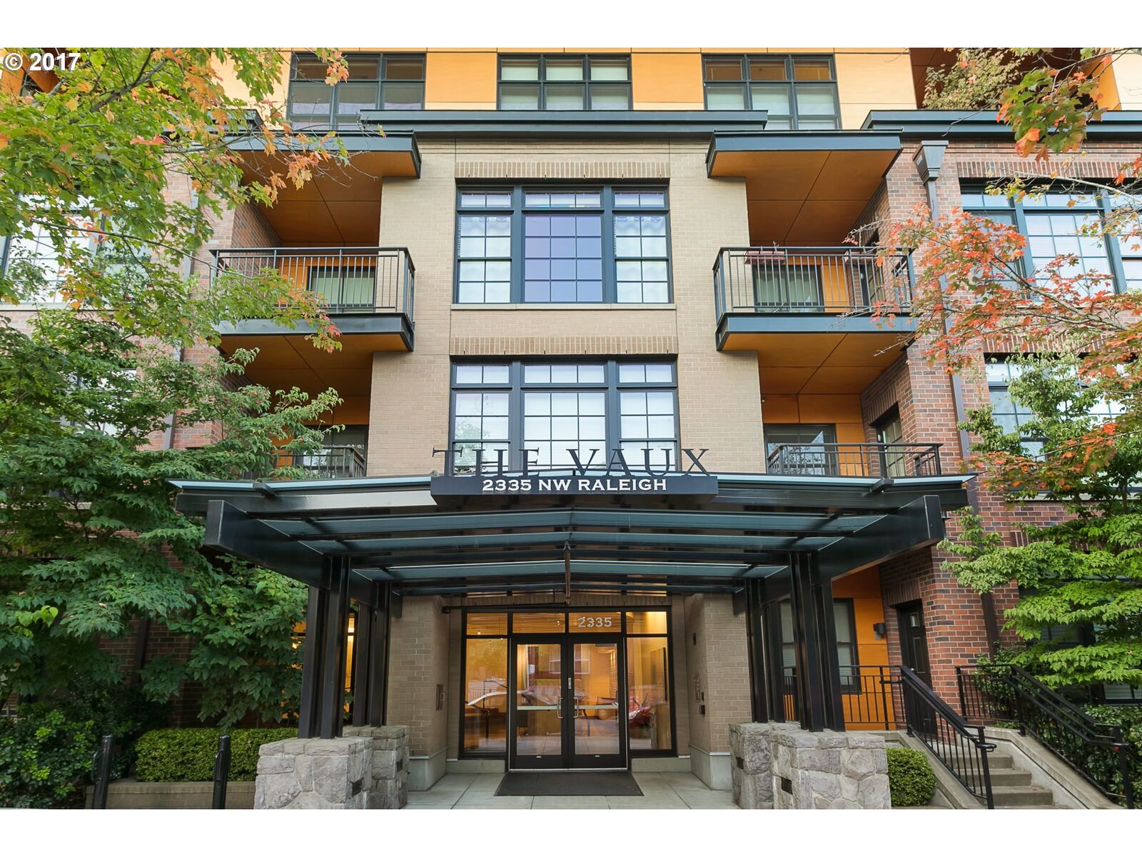 Property Photo:  2335 NW Raleigh St 413  OR 97210 
