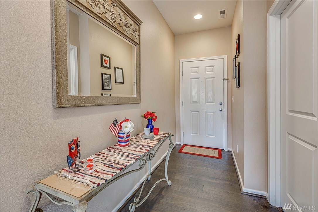Property Photo: 19522 19th Av Ct E WA 98387