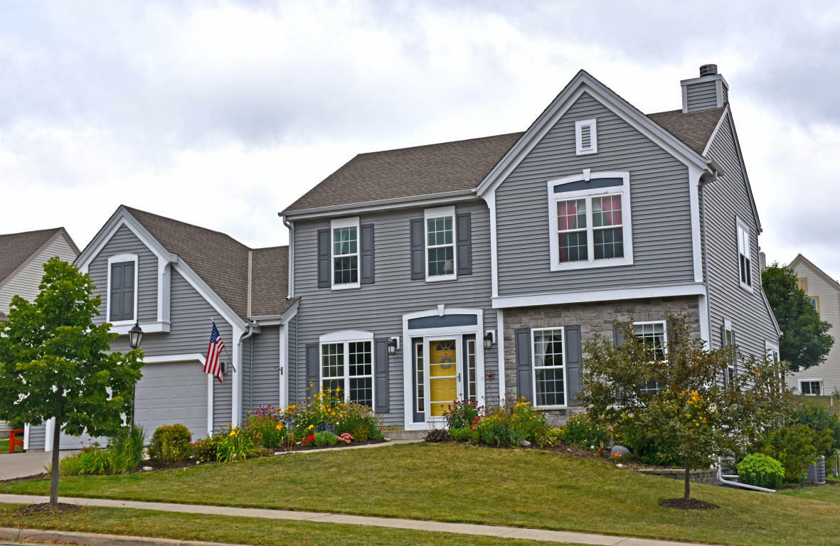 Property Photo:  922 Dana Ln  WI 53189 