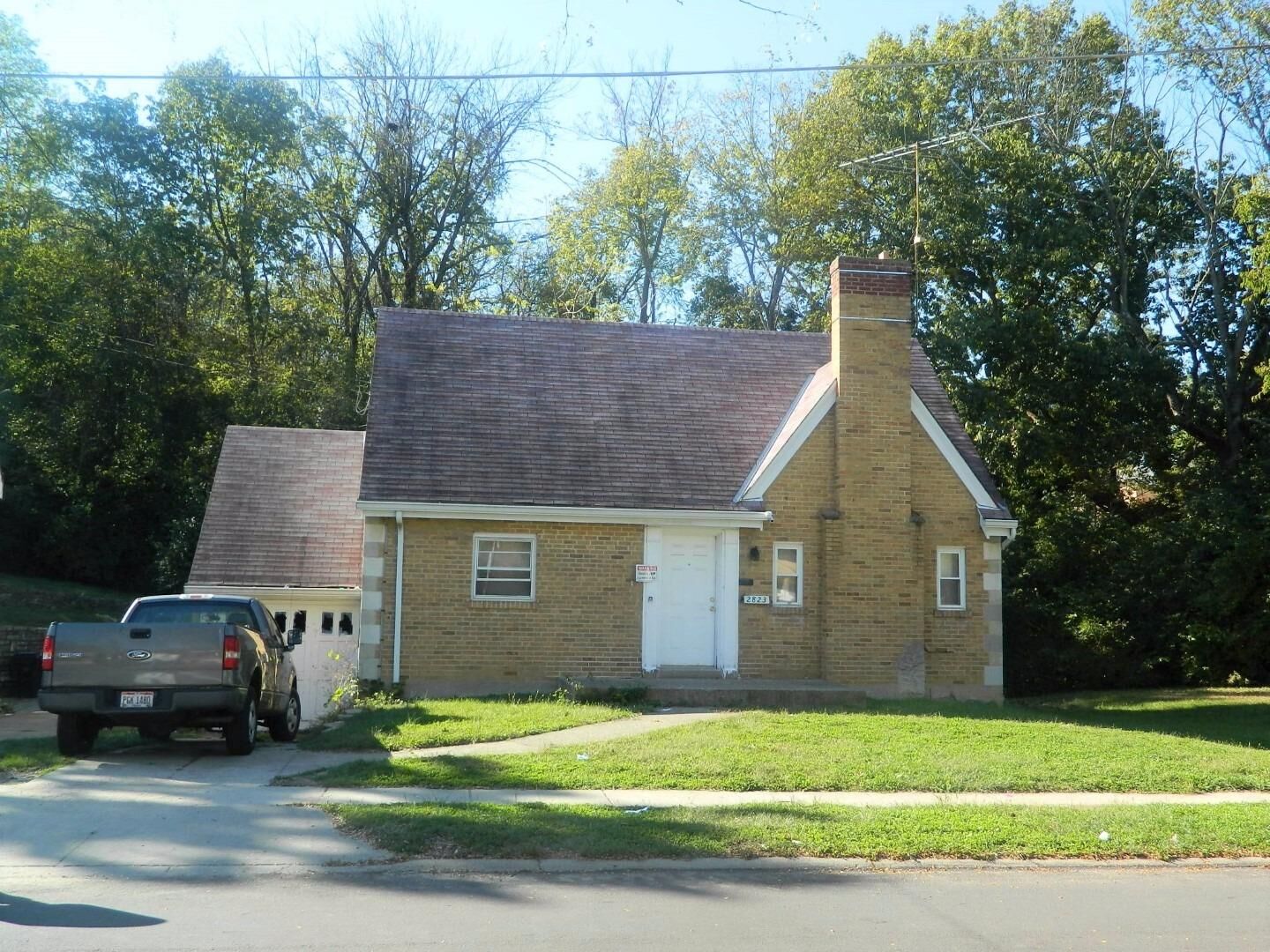 Property Photo:  2823 Orland Avenue  OH 45211 