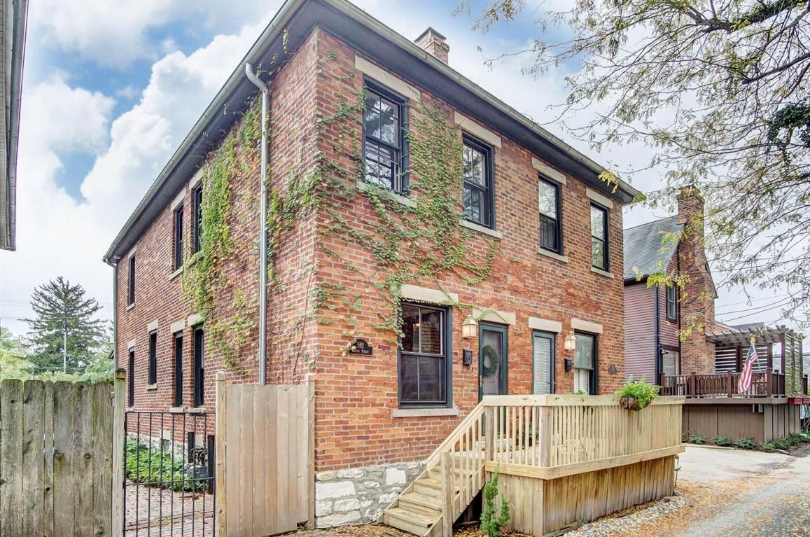 Property Photo: 592 Briggs Street OH 43206