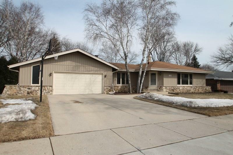 Property Photo:  12266 W Verona Ct  WI 53227-3873 