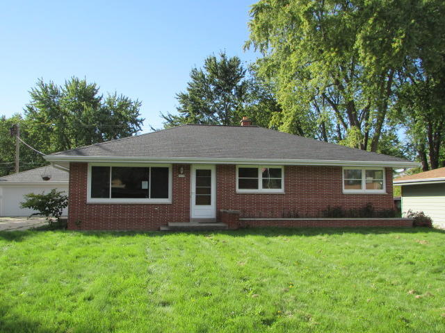 Property Photo: 7919 N Fairway Pl WI 53223