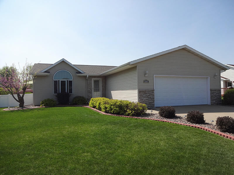 Property Photo:  2207 Golfview Ln  WI 54650 