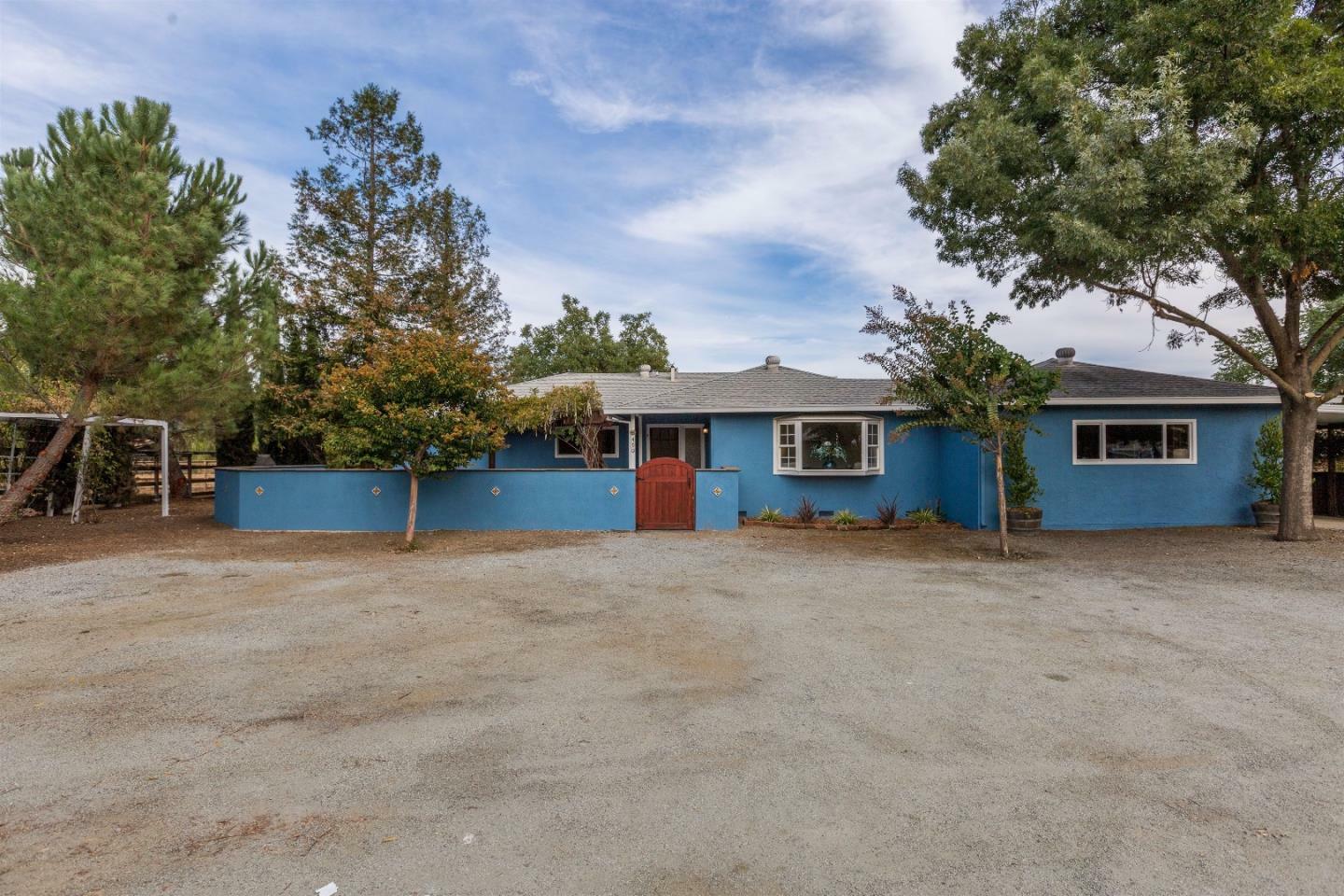 Property Photo:  460 West Edmundson Avenue  CA 95037 