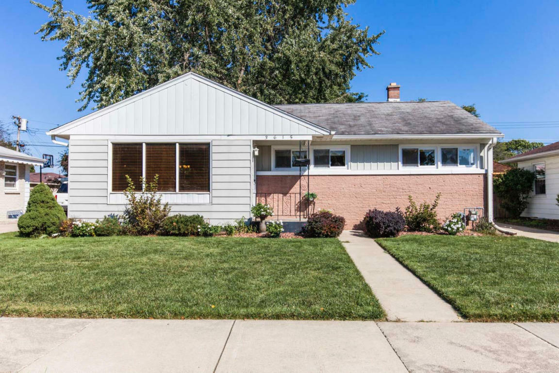 Property Photo:  3615 Astoria Dr  WI 53402-3305 