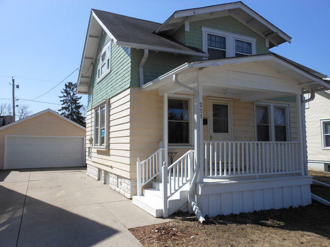 Property Photo:  221 Harrison Ave  WI 53186 