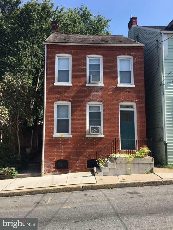 Property Photo:  648 Poplar Street  PA 17603 