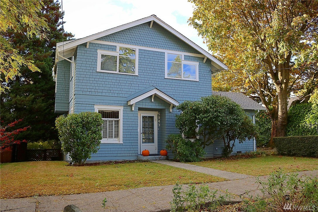 Property Photo:  5943 48 Ave SW  WA 98136 