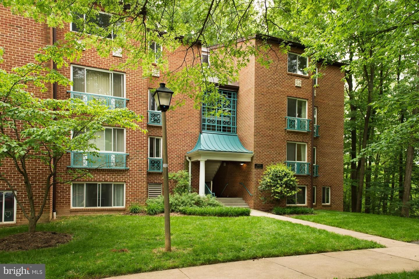 Property Photo: 11805 Breton Court 12C VA 20191