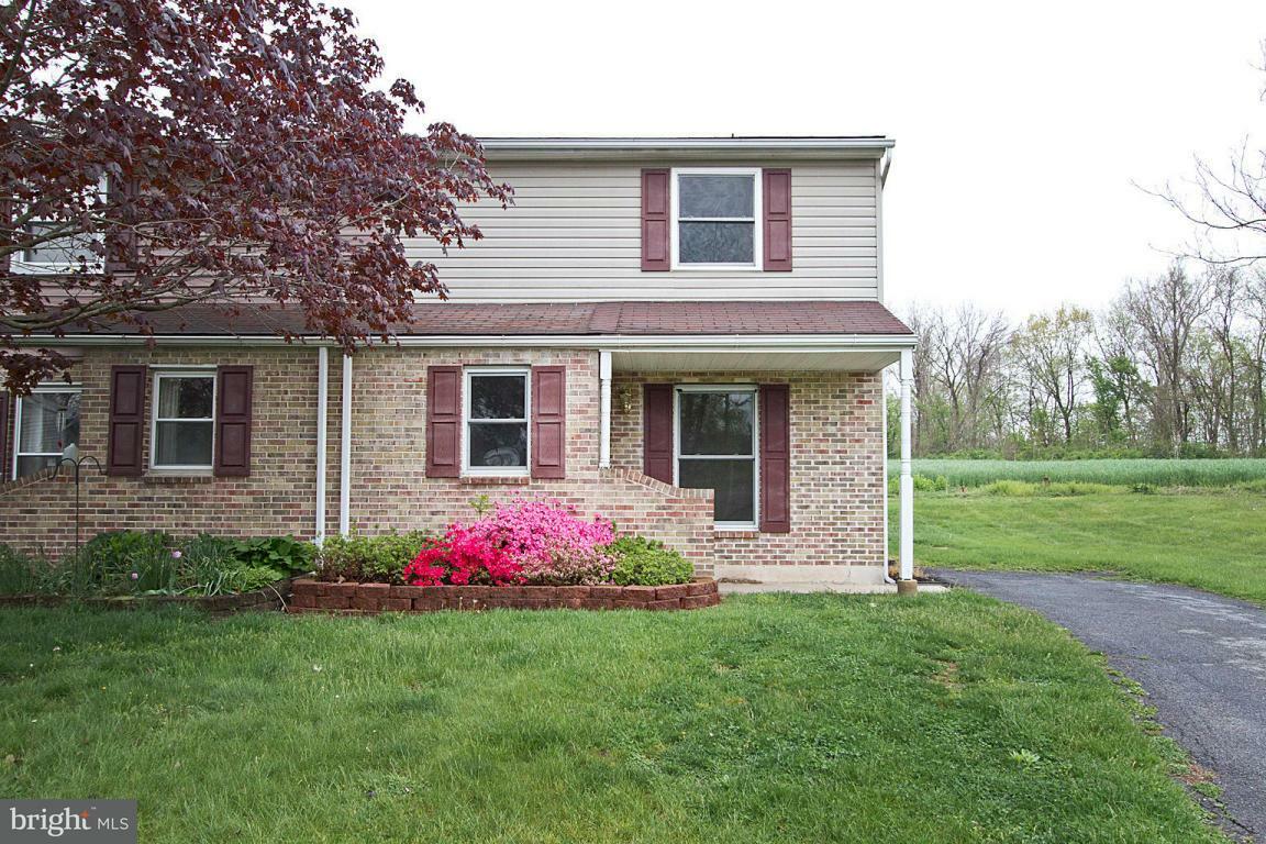 Property Photo:  541 Staufer Court  PA 17552 