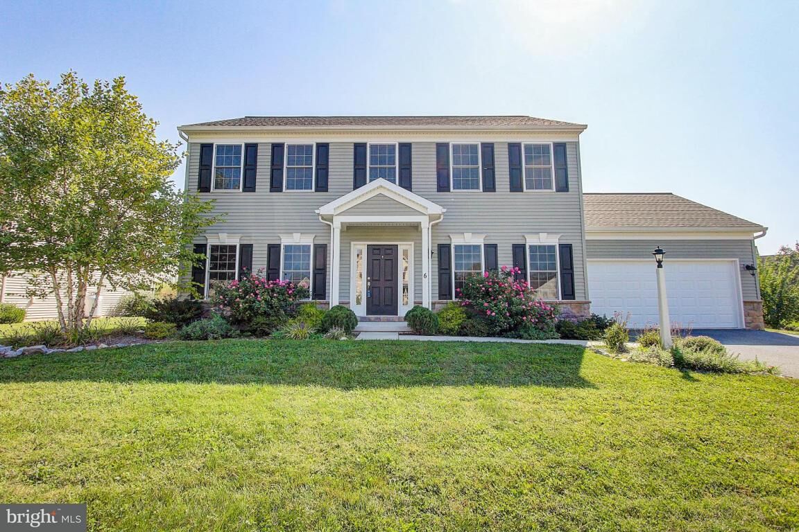 Property Photo:  6 Garden Drive  PA 17522