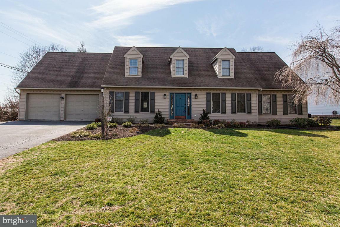 Property Photo: 2002 Wynfield Drive PA 17601