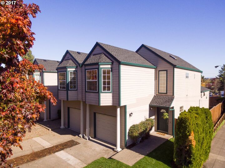 6042 SW Hood Ave  Portland OR 97239 photo