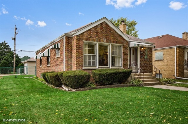 Property Photo: 5000 Nottingham Avenue IL 60656